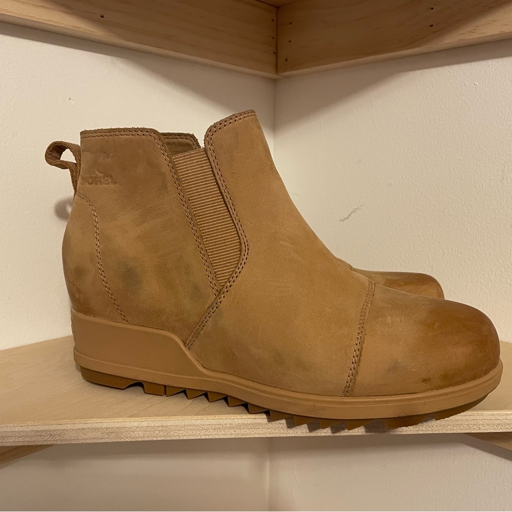 Sorel size 8 only worn 10 times.